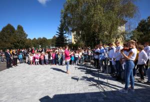 OTVORITEV PRED OŠ CERKNICA  08 FOTO LJUBO VUKELIČ